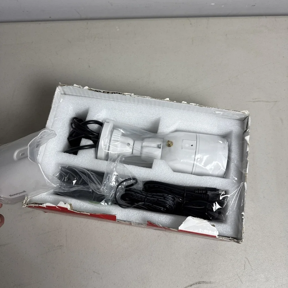 Honeywell IPCAM-WOC1 1080p Wi-Fi Bullet Camera White Open Box Some Cosmetic Wear